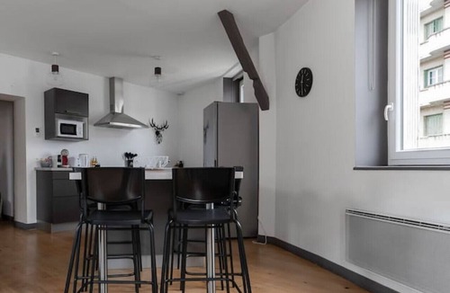 Cœur de Ville Apartment | Grand appartement design, 3 chambres, centre-ville