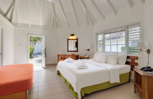 Runaway Bay Hotel | Grand Muthu Runaway Bay