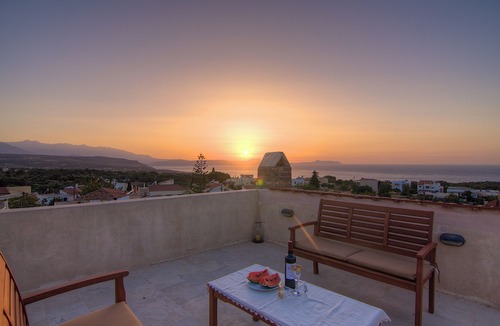 Atsipopoulo House | Grand Palazzo, medieval tower and old stone home, two houses together