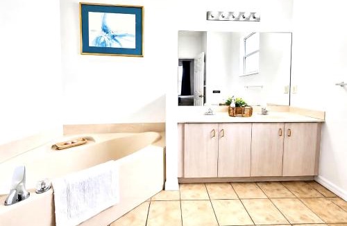 Haines City Villa | Grand Rapids Oasis, Pool, Spa & Family Getaway