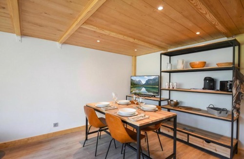 Argentiere Apartment | Grand Roc C308 from Slopes 280m, Parking & WiFi - Happy Rentals
