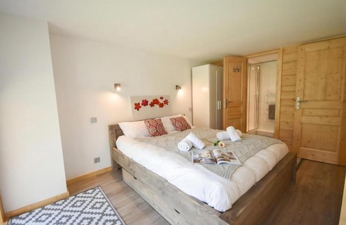 Argentiere Apartment | Grand Roc C308 from Slopes 280m, Parking & WiFi - Happy Rentals