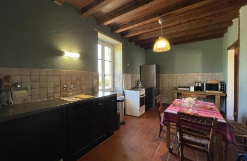 Chappes House | Grande ferme avec piscine privée et animaux acceptés à Chappes - FR-1-489-90