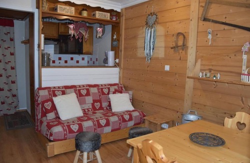Pralognan-la-Vanoise Apartment | Ground floor, swimming pool, terrace, tv, ski locker, 21m², Pralognan-la-Vanoise