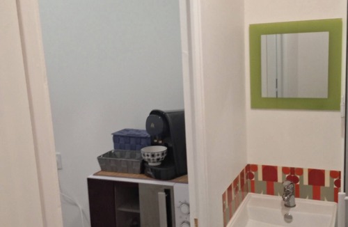 Bourg-les-Valence Apartment | Ground floor studio, private parking, 5 min from freeway and 200m from town center.