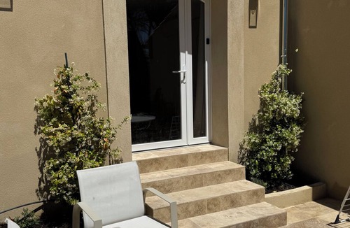 Valensole House | Ground floor of a villa in a quiet area with a terrace and private parking, 800 meters from the village center