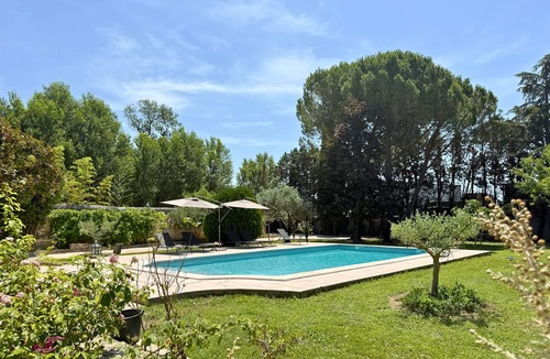 Orange House | Group house in Provence with a pool, ping-pong, pétanque, and billiards