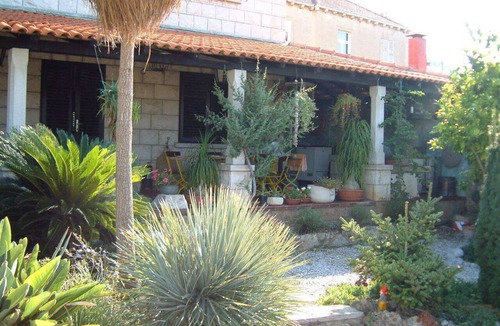 Gornji Kono Villa | Guest House Maria 7 min walking from old town