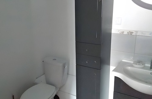 Augy-sur-Aubois Bed & Breakfast | Guest Room 'Four À Pains - Marie Louise' with Shared Terrace, Garden, and Wi-Fi