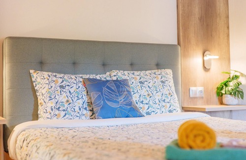 Sablieres Bed & Breakfast | Guest Room “La Gardette” with Mountain View, Shared Pool and Private Terrace