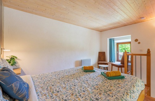 Sablieres Bed & Breakfast | Guest Room “La Gardette” with Mountain View, Shared Pool and Private Terrace