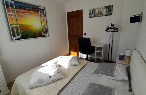 Le Luc Bed & Breakfast | Guest Rooms 'Le Paradis' with Shared Pool, Wi-Fi and Air Conditioning