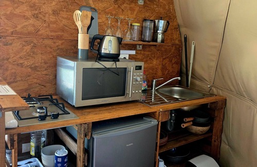Varages Apartment | Guesthouse 'La Cabane Aux Chevaux' with Private Garden
