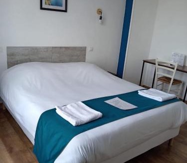 Commentry Hotel | Hôtel Le Lyon Vert Commentry