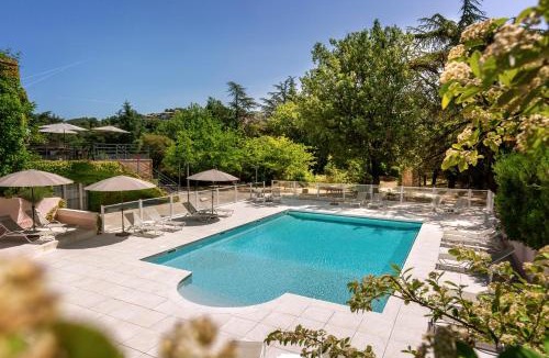 Greoux-les-Bains Apartment | Hôtel & Résidence Lou Paradou Gréoux Les Bains