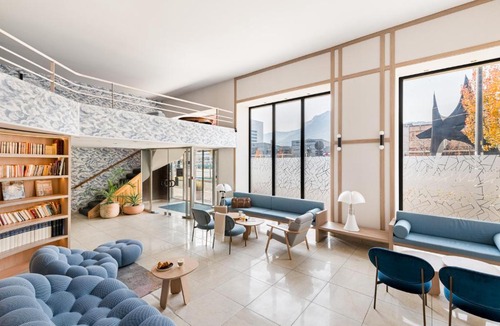 Secteur 1 Hotel | Hôtel Terminus