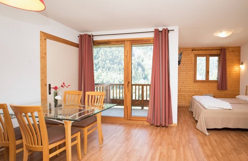 Orelle Apartment | Hameau 8 201 - SPA & PISCINE studio 4 pers.