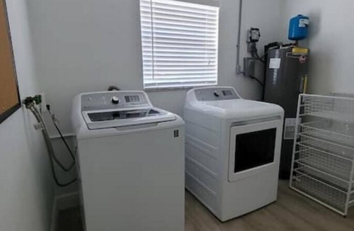 East Tampa House | Hartslanding, cozy 3 BR in Tampa