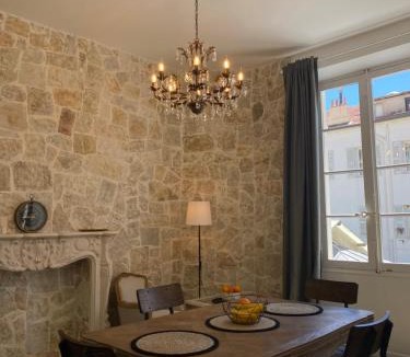 Le Suquet Apartment | HEART OF OLD TOWN - BEACH 150m & PALAIS DES FESTIVALS 600m