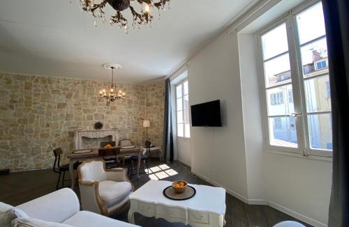Le Suquet Apartment | HEART OF OLD TOWN - BEACH 150m & PALAIS DES FESTIVALS 600m