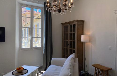 Le Suquet Apartment | HEART OF OLD TOWN - BEACH 150m & PALAIS DES FESTIVALS 600m