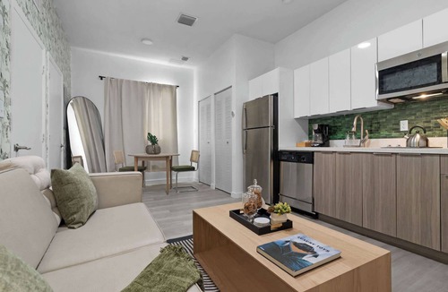 Wynwood Art District Apartment | Heart of Wynwood - Rooftop Pool -Balcony
