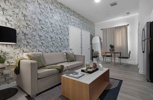 Wynwood Art District Apartment | Heart of Wynwood - Rooftop Pool -Balcony