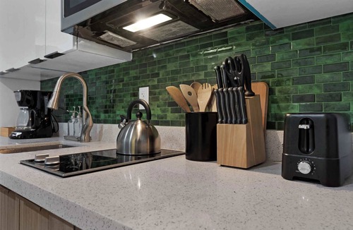 Wynwood Art District Apartment | Heart of Wynwood - Rooftop Pool -Balcony