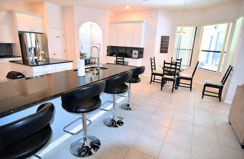 Legacy Park Villa | Highly upgraded pool-spa villa for up to 10 guests - 15 min from Disney