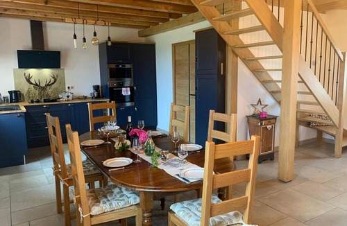 Saligny-sur-Roudon Cottage | Historic Charm in Bourbonnaise Sologne with WiFi