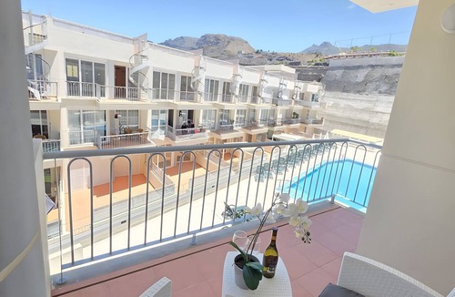 Puerto de Santiago Apartment | Holiday Apartment 'Playa La Arena' with Shared Pool, Balcony and Wi-Fi
