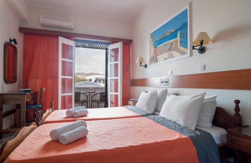 Perissa Hotel | Holiday Beach Resort
