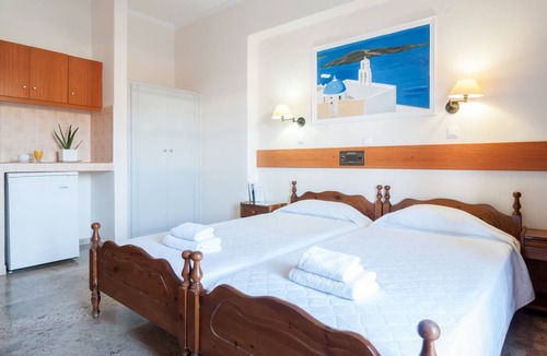 Perissa Hotel | Holiday Beach Resort