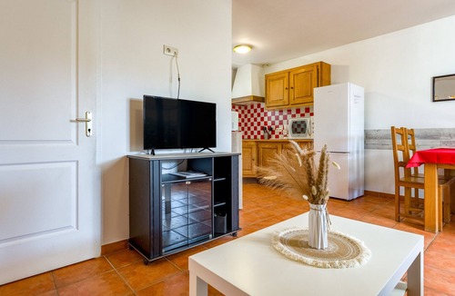 Saint-Christol-Les-Ales House | Holiday Home "Gîte Le Micocoulier" with Shared Pool, Wi-Fi and Air Conditioning