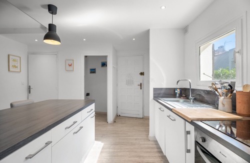 Le Brusc House | Holiday Home "Maison En Face De La Mer": Sea View, Private Terrace, Air Conditioning