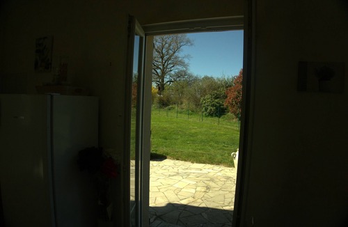 Vitry-en-Charollais House | Holiday Home “Aiguille et Lotus” with Shared Pool and Terrace