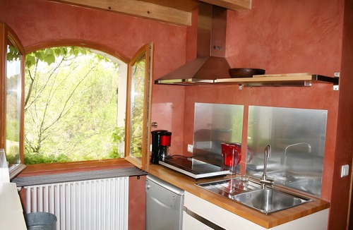 Auriol House | Holiday Home 'Bergerie Des Estelles' with Mountain View, Wi-Fi and Air Conditioning