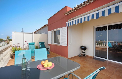 La Quinta Apartment | Holiday Home 'Casa Daniela' with Sea View, Wi-Fi and Air Conditioning