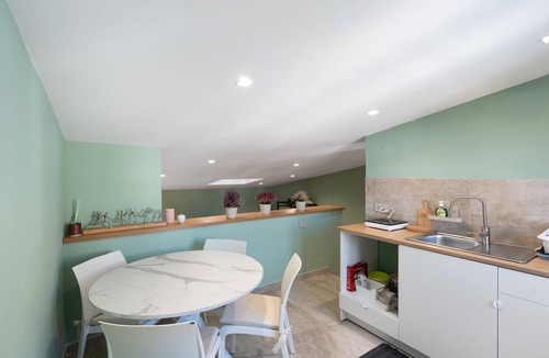 Historical Downtown Salerno House | Holiday Home 'Civico 32' with Sea View, Wi-Fi and Air Conditioning