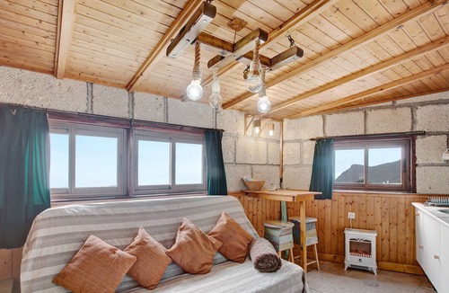 El Madronal House | Holiday Home 'Cozy Cottage Arona' with Sea View, Sauna, Garden & Wi-Fi