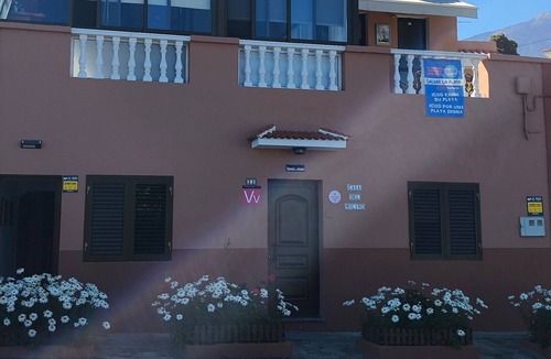 La Mancha House | Holiday Home Casa del Molino with Sea & Mountain Views, Wi-Fi, and Terrace