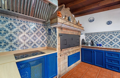 La Mancha House | Holiday Home Casa Matyas close to the Beach with Garden & Wi-Fi