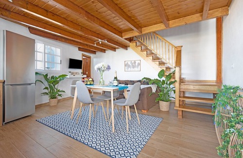 Santa Barbara House | Holiday Home 'Casa Evarista' with Sea View, Private Terrace and Wi-Fi