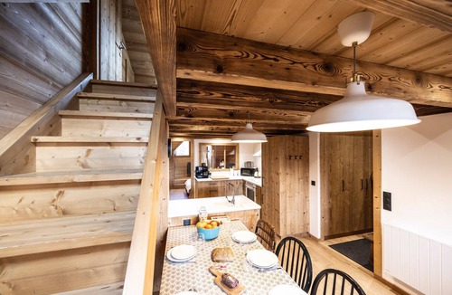 La Feclaz Apartment | Holiday Home “L'alpin” with Mountain View