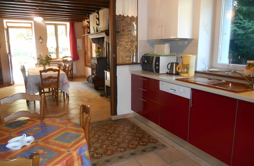 Nouzerolles House | Holiday Home “La Charmille” with Private Terrace and Garden