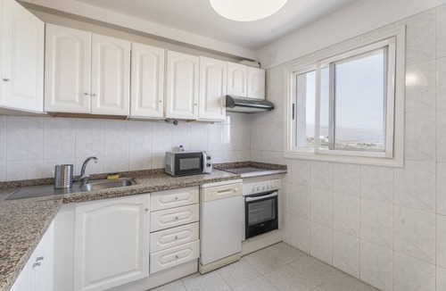 Arafo House | Holiday Home “La Villa” with Sea View, Wi-Fi and Air Conditioning
