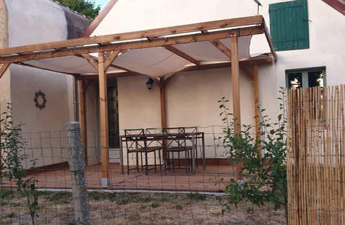 Saint-Desire House | Holiday Home 'Le Gîte De La Ferme Davitali' with Private Terrace, Private Garden and Wi-Fi