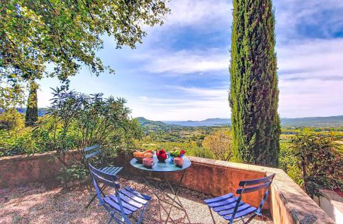 La Cadiere-d'Azur House | Holiday Home Les Vignes by Interhome