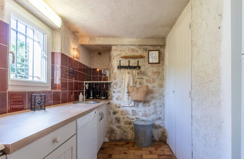 Draguignan House | Holiday Home 'Maison - Les Bergeries De Danielle' with Private Pool, Private Terrace and Wi-Fi