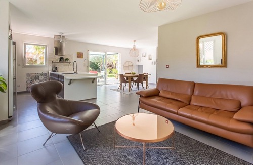 Gonfaron House | Holiday Home near Côte d'Azur with Pool